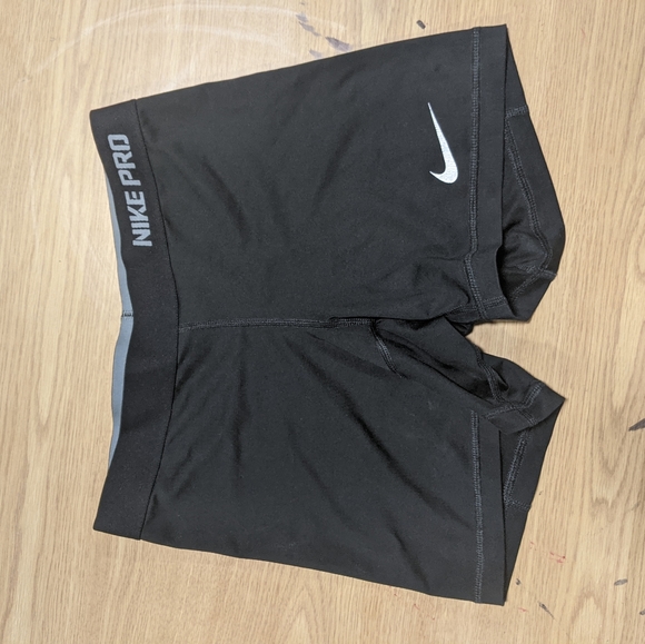 *CHARITY FUNDRAISER* Nike small stretch short shorts size small - Picture 4 of 7